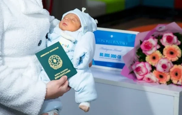Uşağa ad qoyan valideynlərə xəbərdarlıq: Yanlış seçim ömürlük travmaya çevrilə bilər