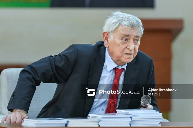 Saxta rütbələr, real təhlükə: Hərbi formaların satışında nəzarətsizlik, yoxsa qanunvericilikdə olan boşluq?
