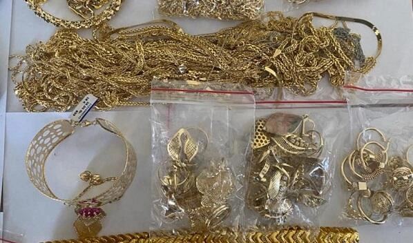 Bakıda kürəkən qayınatasının evini soydu