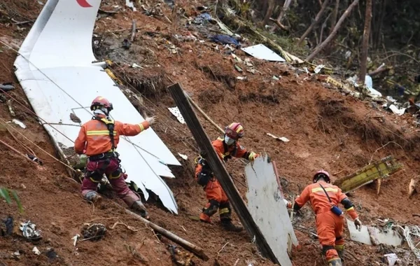Çində 132 nəfərin ölümü ilə nəticələnən aviaqəzanın səbəbi bilindi