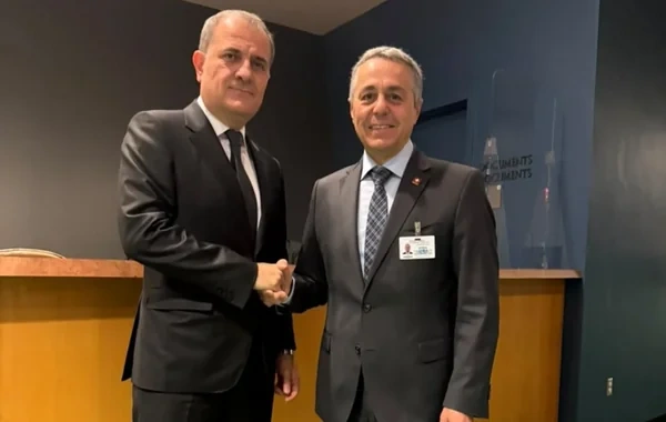 Ceyhun Bayramov isveçrəli həmkarı ilə görüşüb