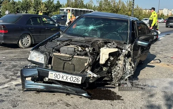 Sumqayıtda mikroavtobusla minik avtomobili toqquşdu: Xəsarət alanlar var - Foto