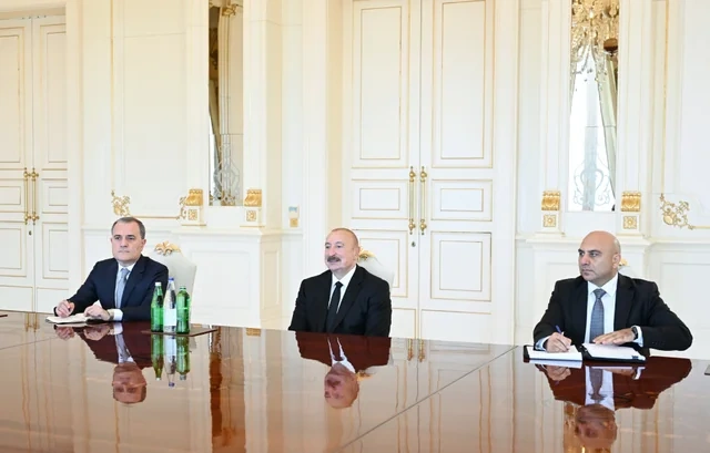 Prezident İlham Əliyev Türkiyənin xarici işlər nazirini qəbul edib