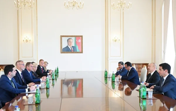 İlham Əliyev Slovakiya Milli Şurası sədrinin başçılıq etdiyi nümayəndə heyətini qəbul edib - FOTO