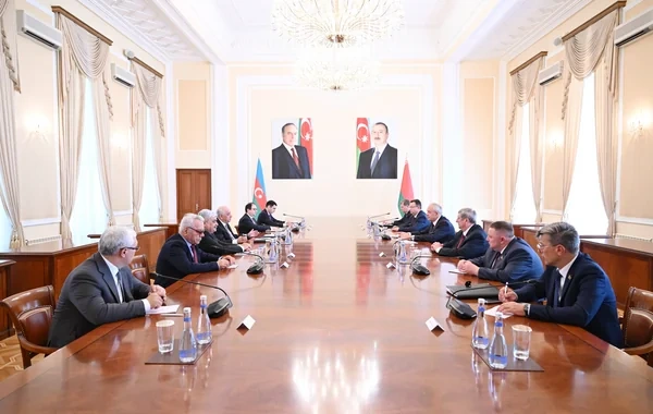Baş nazir Əli Əsədov Belarus Milli Assambleyası Nümayəndələr Palatasının sədri ilə görüşüb