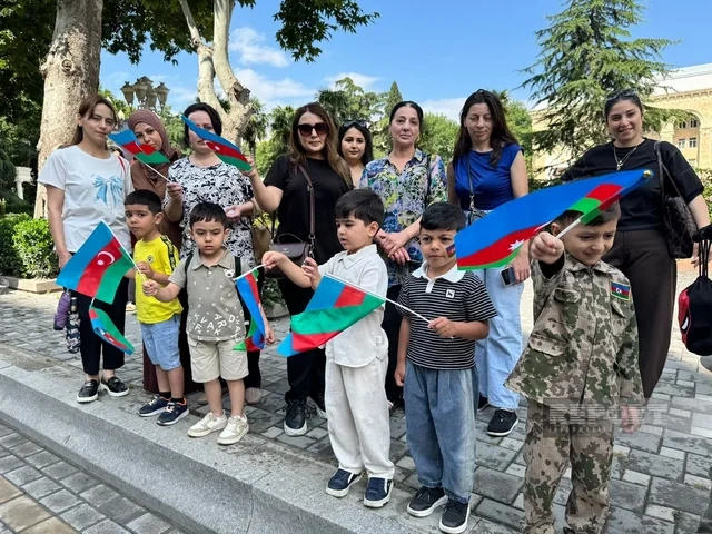 Naxçıvan, Gəncə və Sumqayıtda Azərbaycan Ordusunun 108 illiyi münasibətilə hərbi yürüşlər keçirilir - FOTO