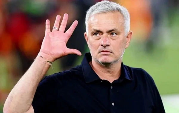 Fabritsio Romano: "Mourinyo "Real Madrid"lə müqavilə imzalayıb"