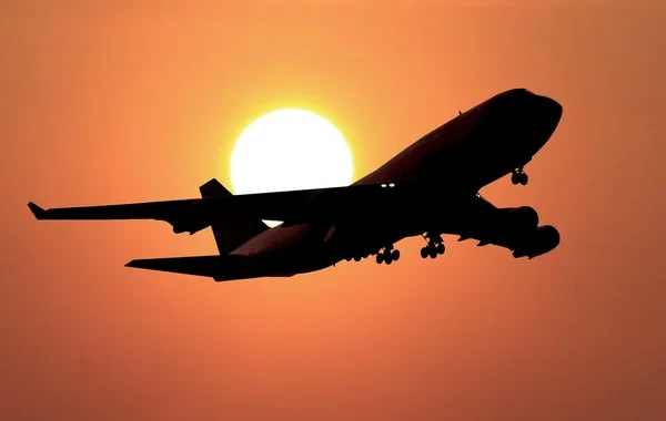 İsrail hava məkanını bağladı
