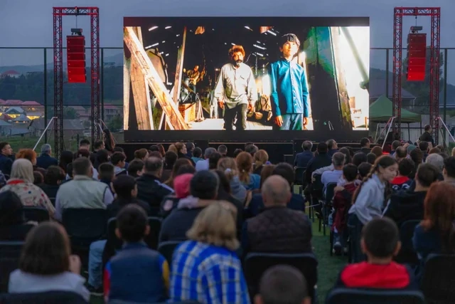 "Tağıyev: Neft" filmi Daşkəsəndə nümayiş olundu - FOTO