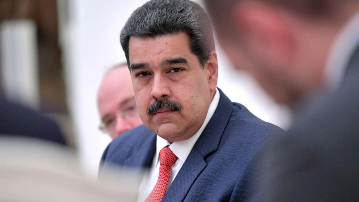 Ərdoğan Maduro ilə danışdı: Prosesləri izləyirəm...