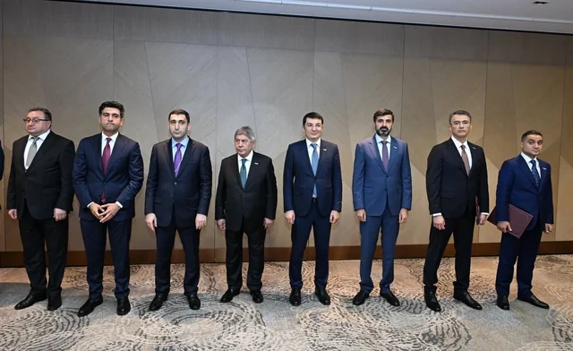 Əli Əsədov və Abdulla Aripovun iştirakı ilə sənədlər imzalanıb - FOTO