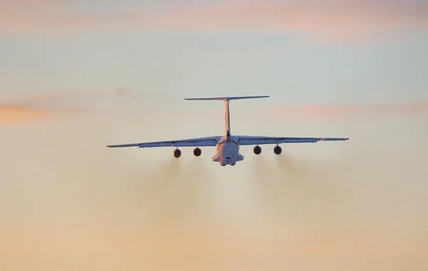 Kanada aviaşirkətləri uçuşları ləğv etməyə başlayıb