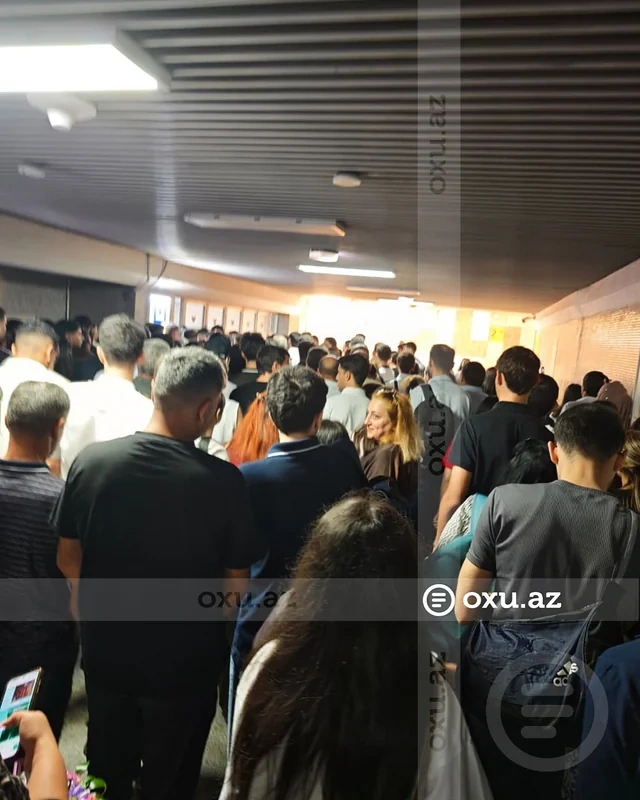 Bakı yollarında Bilik Günü sıxlığı: Metroda, qatarda və yollarda vəziyyət - FOTO - VİDEO