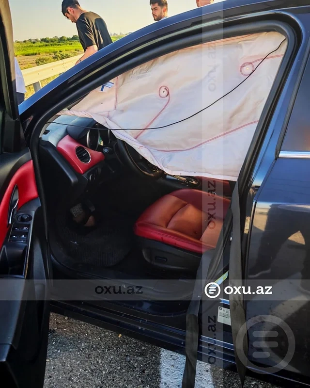 Salyan-Bakı yolunda qəza: "Chevrolet" qəzaya uğradı, qadın sürücü xəsarət aldı - FOTO - VİDEO
