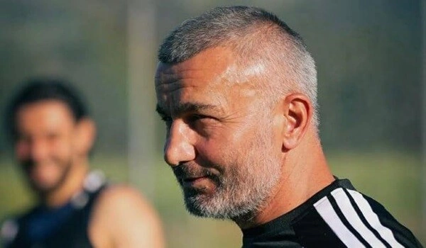 Qurbanovun üzü gülür, Cəfərquliyev isə… - Foto