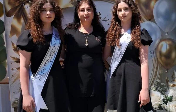 Xaçmazlı əkiz bacılar eyni ixtisasa qəbul olublar