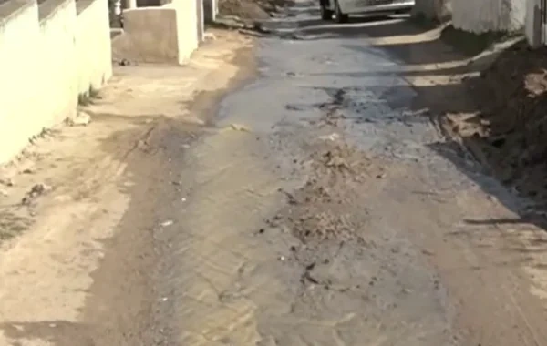 Lökbatanda su borusu partladı: Ərazini su basdı - VİDEO