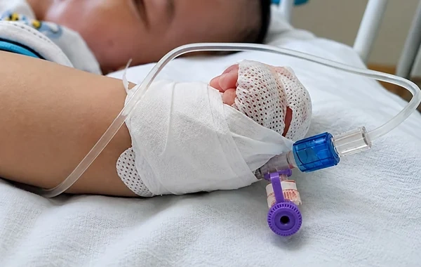 Sumqayıtda dəhşətli hadisə: 12 uşaq antibiotikdən zəhərləndi - İddia