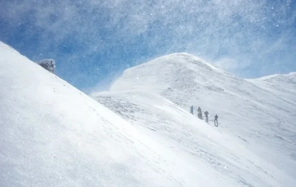 Pakistanda qar uçqununda itkin düşən alpinistlərdən daha dördünün meyiti tapıldı
