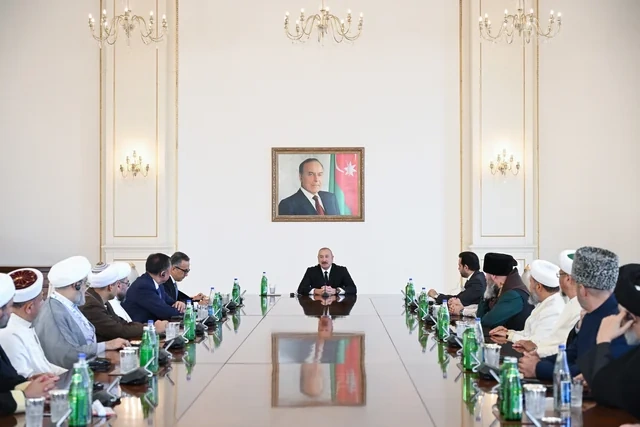İlham Əliyev Bakıda keçirilən beynəlxalq konfransların iştirakçılarını qəbul edib - FOTO