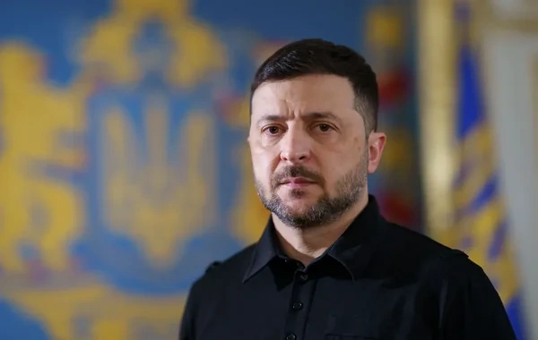 Zelenskidən etiraf: "Ukrayna büdcəsində "nəhəng dəlik" var"
