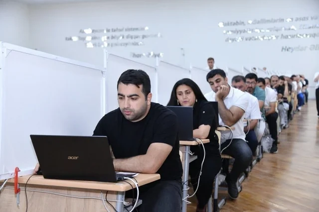 Sertifikasiya imtahanı verən müəllimlərin NƏZƏRİNƏ