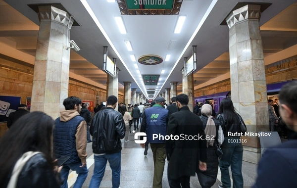 Bakı metrosunda sərnişin ölüb