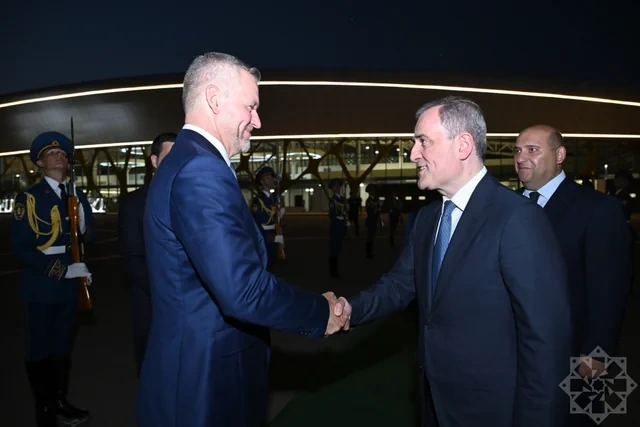 Slovakiya prezidenti Füzuli aeroportundan təyyarə ilə Bakı şəhərinə yola düşüb - FOTO