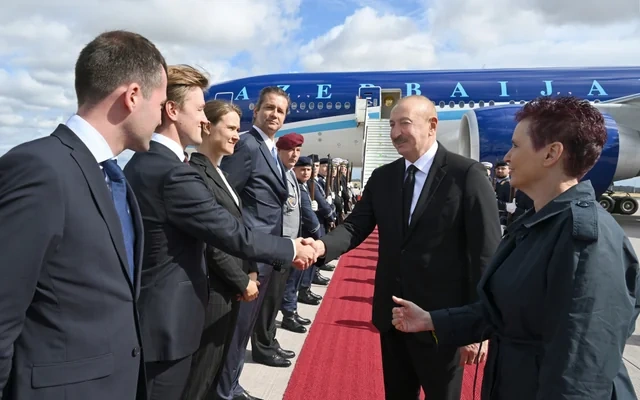Azərbaycan Prezidenti İlham Əliyev Almaniyaya rəsmi səfərə gedib - FOTO