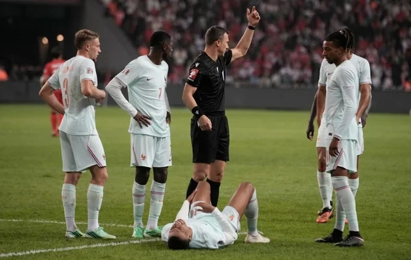 Mbappe Fransa millisinin oyununda dizindən zədələndi