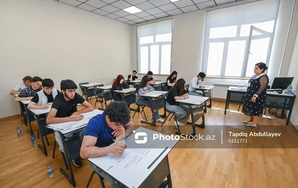 Neçə müəllim iş yerini dəyişdirib?