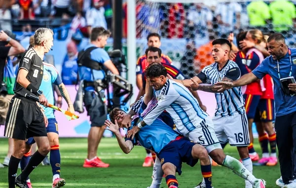 FIFA Argentina millisinə və futbolçularına qarşı araşdırmaya başladı