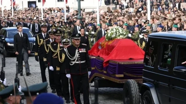 Norveç kralı V Harald ölümündən 12 gün sonra dəfn edildi - FOTO - VİDEO