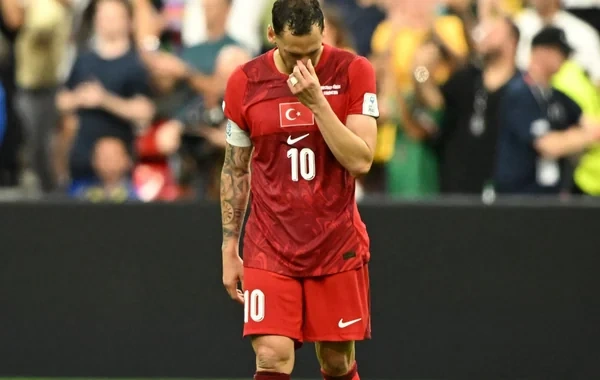 Hakan Çalhanoğlu: "Bəzən ayağa qalxmaq üçün şillə yemək yaxşıdır"