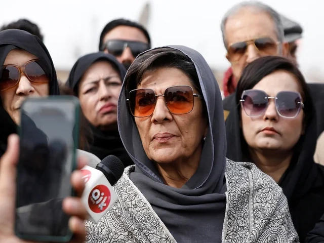 Pakistanda keçmiş baş nazir İmran Xanın bacısı saxlanıldı