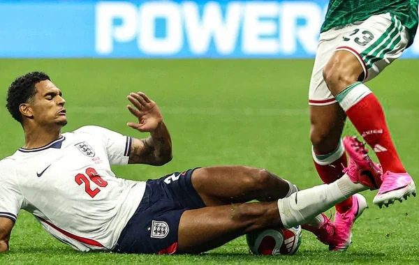 İngiltərə millisinin futbolçusu iki oyunluq diskvalifikasiya olundu
