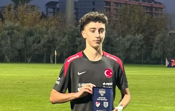 "Yuventus" daha bir türkiyəli futbolçunu transfer edir