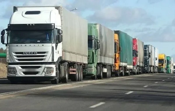 Dövlət sərhədindəki gömrük postlarında gözləyən TIR-ların sayı açıqlandı