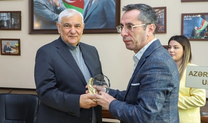 Qulu Ağsəs, Kəramət, Əli Əmirli mükafat aldılar