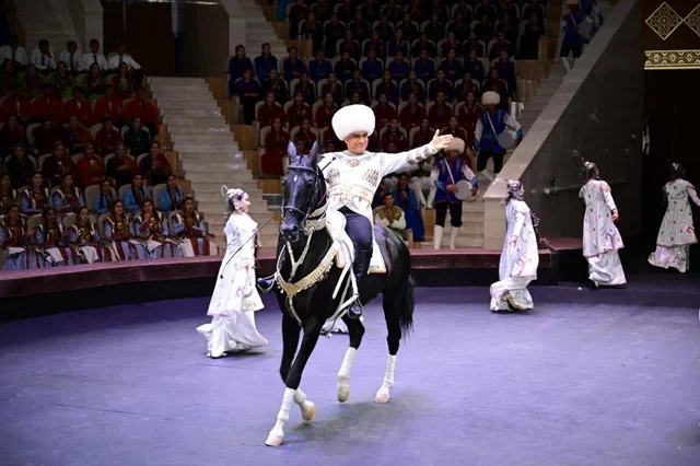 Azərbaycan və Türkmənistan Dövlət Rəqs ansambllarının birgə konserti keçirilib - FOTO
