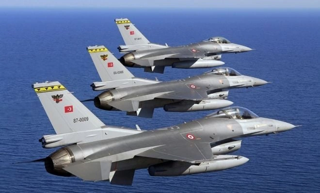 Türkiyə F-16-ları Azərbaycanda - Foto