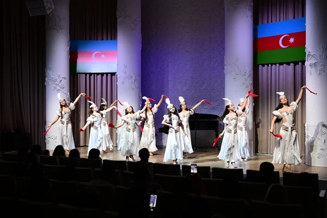 Leyla Əliyeva və Alyona Əliyeva Müstəqillik Gününə həsr olunmuş konserti izləyiblər - FOTO