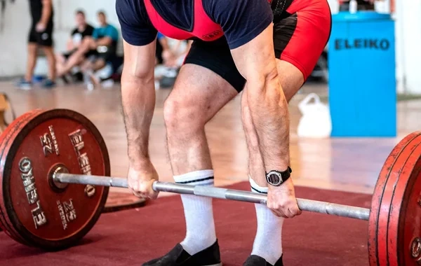 Əfsanəvi ağır atlet öz evində tullantlılar içində öldü - FOTO