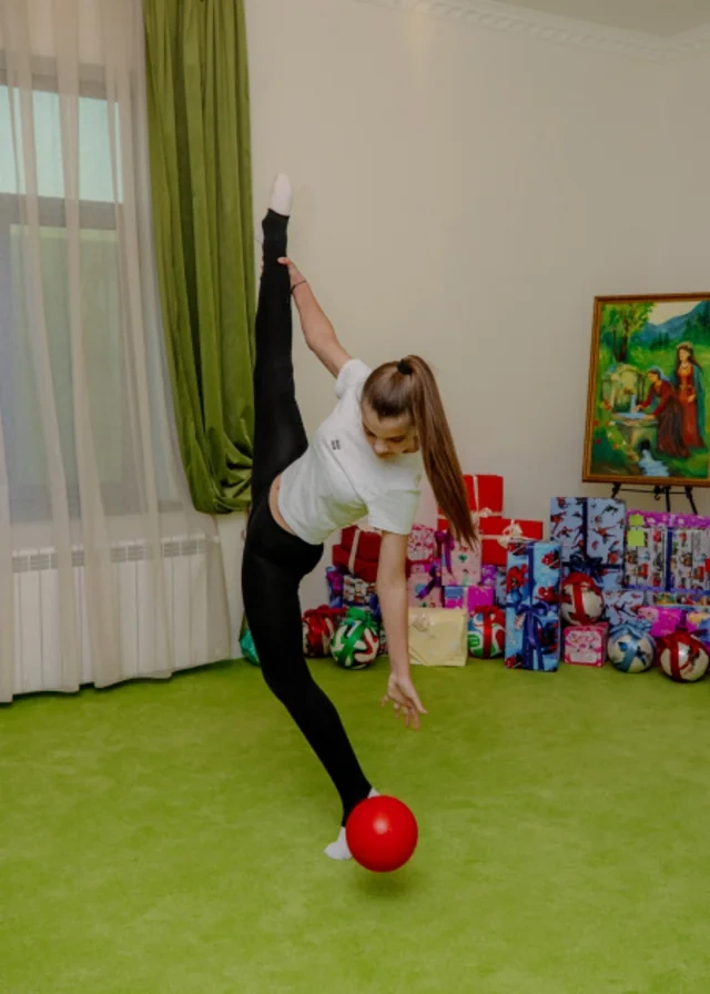 Leyla Əliyeva və Alyona Əliyeva Sosial Reabilitasiya Mərkəzini ziyarət ediblər - FOTO
