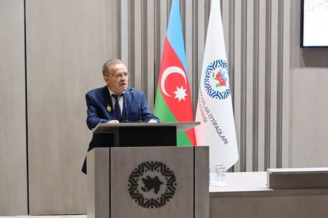 Azərbaycan həmkarlar ittifaqlarının yaradılmasının 121-ci ildönümü qeyd olunub - Foto