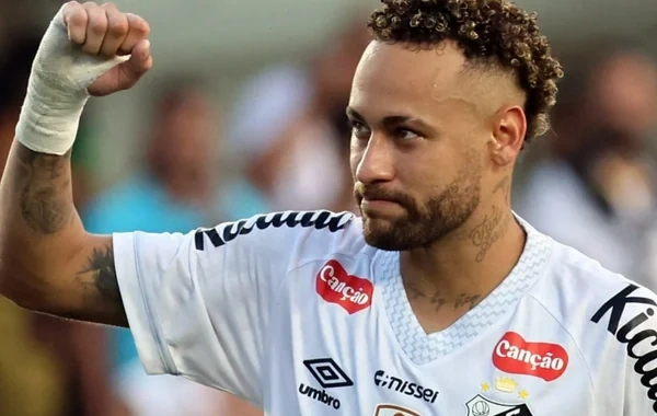 Neymar Braziliya millisinin düşərgəsinə şəxsi helikopteri ilə gəlib - VİDEO