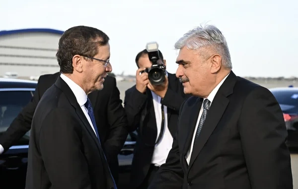 İsrail prezidenti Azərbaycana səfərə gəldi - Foto