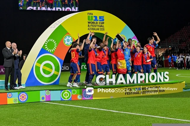 Prezident İlham Əliyev "FIFA U-15 World Cup and Festival"ın final matçını izləyib, mükafatlandırma mərasimində iştirak edib - Foto