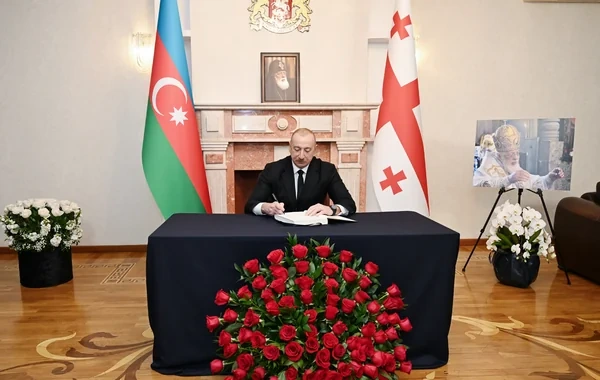 İlham Əliyev Gürcüstanın Azərbaycandakı səfirliyində olub, başsağlığı verib