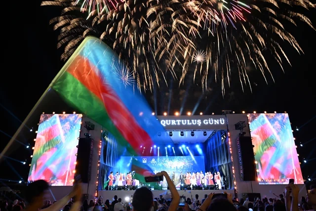 Bakıda Milli Qurtuluş Gününə həsr olunan bayram konserti keçirilib - VİDEO